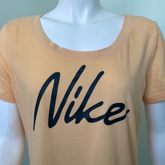 Nike Women’s Dri-FIT Script-Logo Orange Scoop Neck Training T-Shirt Medium - Picture 2 of 6